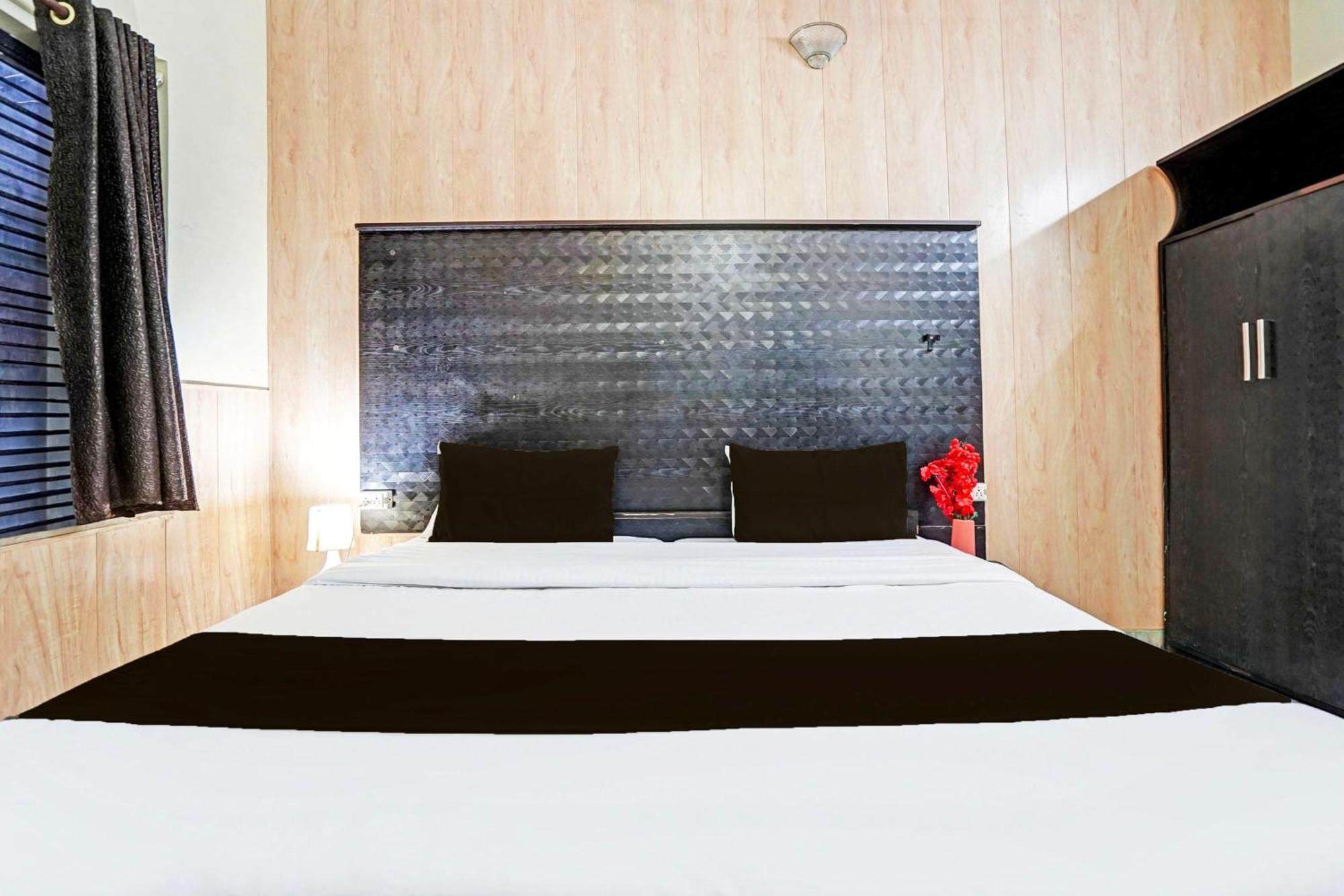 Super Collection O Mathura Near Railway Station Экстерьер фото