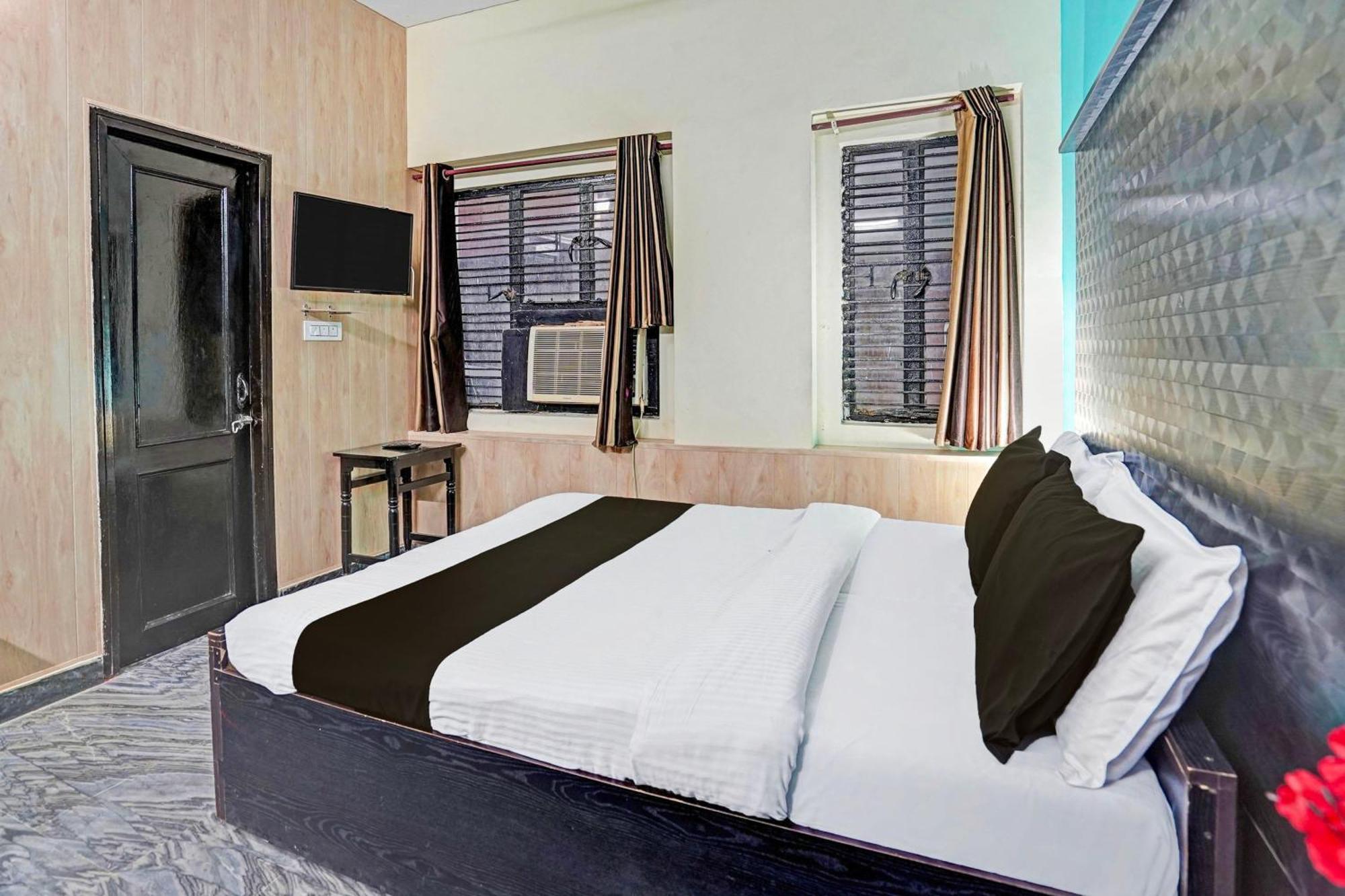 Super Collection O Mathura Near Railway Station Экстерьер фото